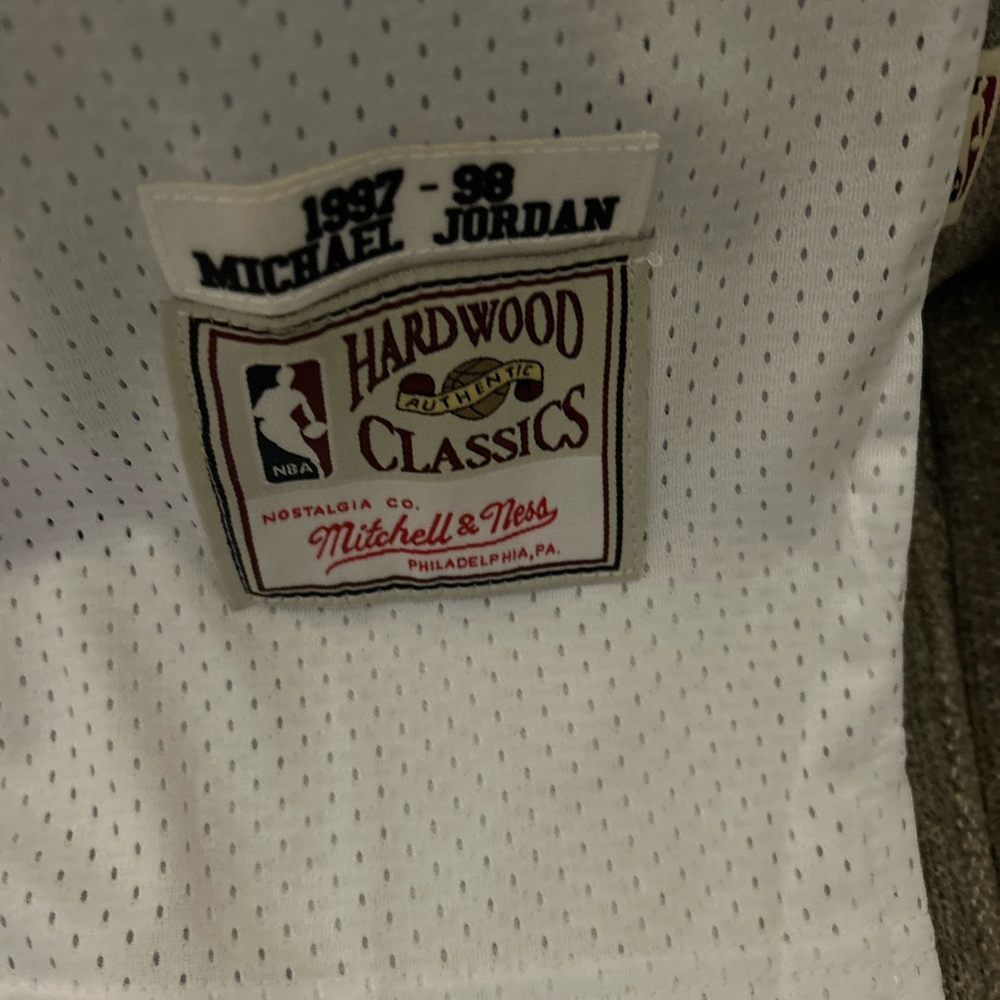 Mitchell & Ness - Picture 3 of 3